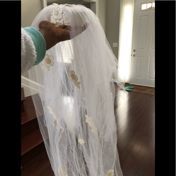 Vintage House of Bianchi Wedding Veil - Picture 1 of 5